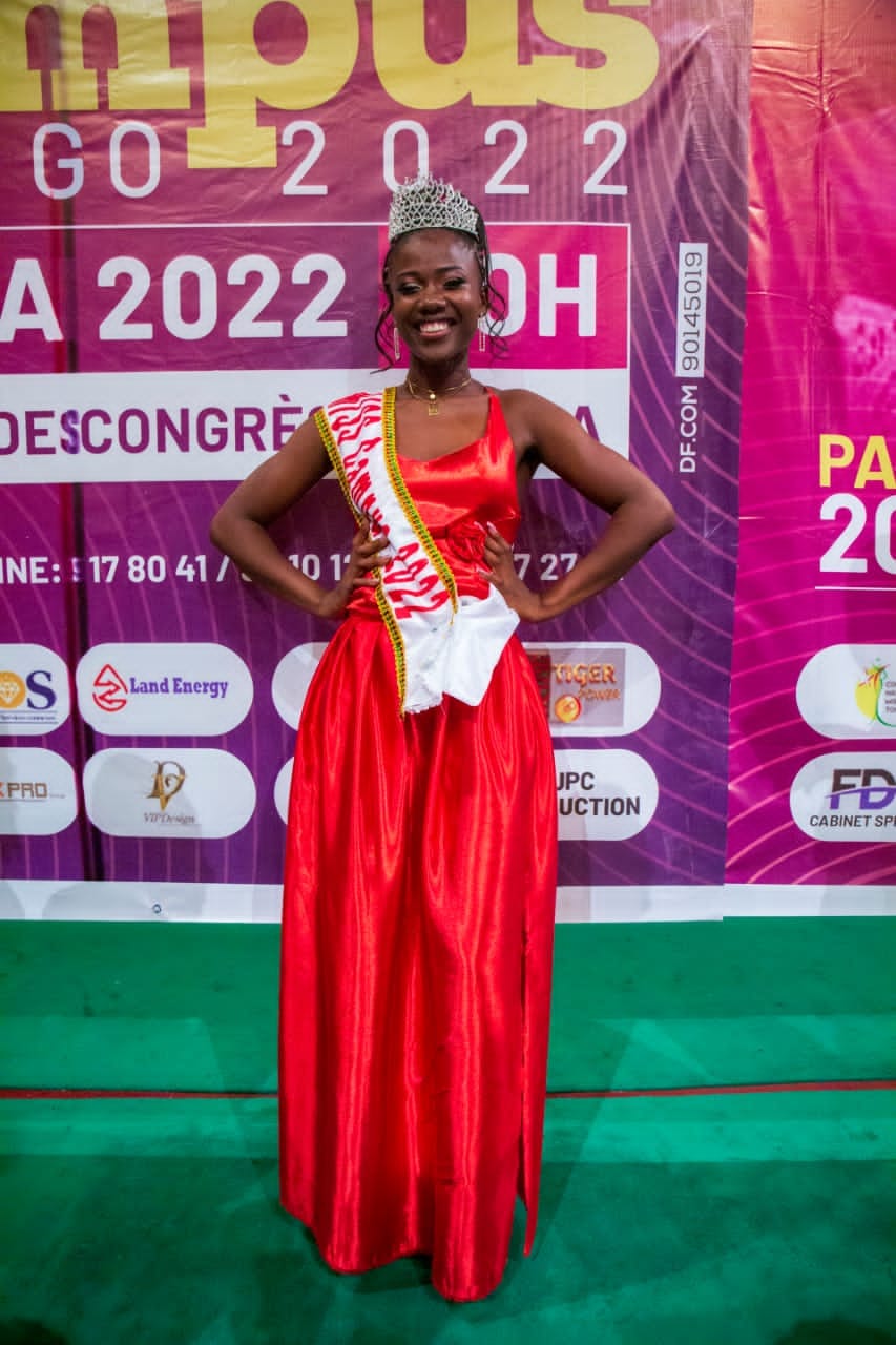 Il s'agit de Prénam Agate, étudiante en première année en sciences politiques élue samedi 28 mai 2022 au Palais des congrès de Kara. 