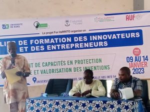 Grâce au projet For-VaRRITO financé par l'Union européenne, se tient du 9 au 14 janvier 2023 à l'Université de Kara, une session de formation des enseignants chercheurs et des entrepreneurs sur la valorisation des inventions.