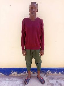 Un jeune homme en train de voler des téléphones portables dans un centre de santé de Lomé a été arrêté par la Police nationale