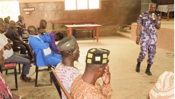 Lt-Col. Hodin Edoh a rencontré les autorités et communautés des préfectures de Sotouboua, Tchaoudjo et Tchamba,