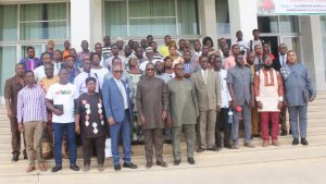 Gilbert Bawara  a échangé avec les délégués des organisations professionnelles d’employés et employeurs sur le (SMIG)