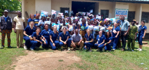 L’ONG Light in the world development foundation (LWDF) a offert lundi 27 mars 2023 des kits d’accouchement aux femmes d’Agou-Akplolo