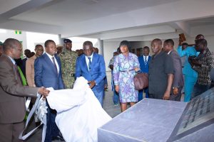 Le président Faure Gnassingbé a inauguré lundi 24 avril, à 20 km au nord de Mango, l’Institut de formation en alternance pour le développement de Barkoissi (IFAD-Barkoissi) dédié aux métiers de l’élevage. La  première promotion a effectué sa rentrée le 22  novembre 2021.