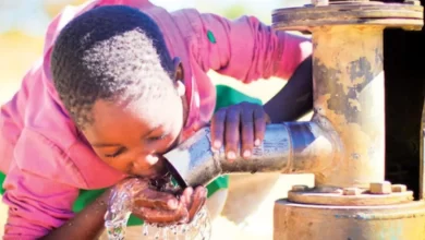 Le ministre de l’Eau et de l’Hydraulique villageoise, Gal Yark Damehane a présidé à la cérémonie de lancement de la 3è phase du Projet d’amélioration des conditions de vie en milieu scolaire et rural (PASSCO3), vendredi 20 octobre à Tapou dans le canton de Pessidè, à 15 km environ de Kantè.