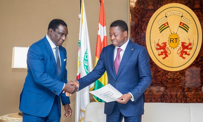Faure Essozimna Gnassingbé, a échangé avec le ministre d’Etat sénégalais, Dr Cheikh Kanté, Envoyé Spécial du Président Macky Sall.