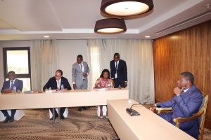 Le gouvernement togolais et le Groupe OCP Afrique ont procédé  mercredi 31 mai 2023 à la signature de deux protocoles d’entente, en présence du chef de l’Etat, Faure Essozimna Gnassingbé. L'un sur les engrais phosphatés et l'autre sur le centre de mécanisation. 