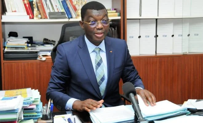 Komlan Adjitowou, Dadja Manganawè , ex-chef d'état major général  des FAT  et Yark Damehane , actuel ministre de l'eau sont admis à la retraite.