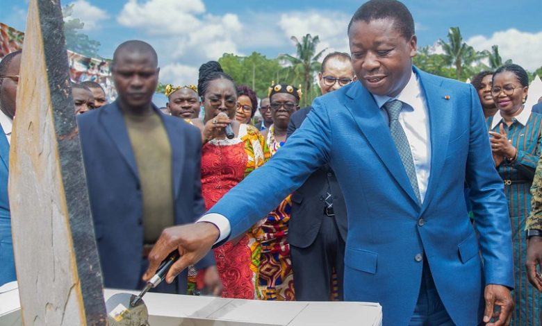 Gnassingbé a donné à Kpalimé le ton aux travaux de construction du centre régional de mécanisation agricole pour les Plateaux-ouest.  