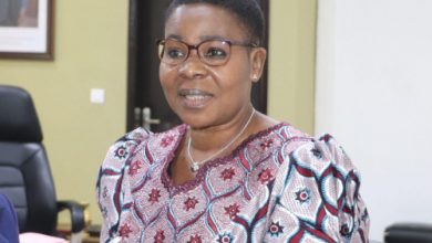 Malgré sa destitution de ses fonctions de présidente de l’association “Jeunes Sans Frontière pour le Développement du Togo” (JSFDT) qu'elle a fondé quelques années plus tôt, l'’ancienne ministre des Armées, Marguerite Gnakadè persiste et signe être toujours aux commandes. Une position confirmée le 25 août 2023 dans un communiqué.