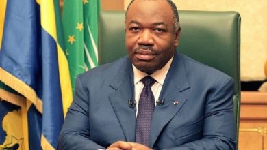 Le président déchu du Gabon, Ali Bongo Ondimba, est « libre de ses mouvements » et « peut se rendre, s'il le souhaite, à l'étranger »,
