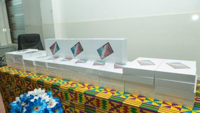 L'amphithéâtre du lycée scientifique de Lomé a servi de cadre,  vendredi 22 septembre 2023, à la cérémonie de remise symbolique de tablettes numériques aux acteurs de l’éducation.