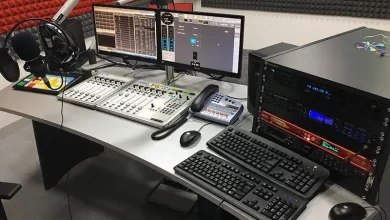 Dans l’État de Rivers dans le sud-est du Nigeria, deux branches locales de médias privés nationaux ne peuvent plus diffuser depuis la destruction de leurs émetteurs.