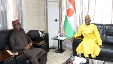 Le Ministre des Affaires Étrangères, du Niger s’est entretenu, lundi 4 septembre 2023 à son cabinet, avec l’Ambassadeur du Nigéria