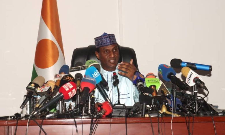 La Présidente du Comité de gestion du fonds de solidarité pour la Sauvegarde du Niger de la Patrie, a réceptionné, plusieurs dons