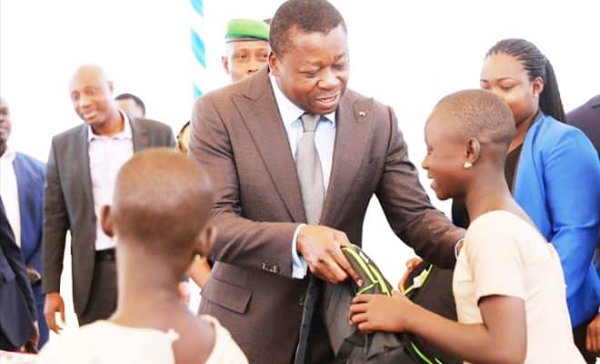 En ce sens, les établissements scolaires sur l’ensemble du territoire national ont bénéficié de 8700 tables et 1.113.120 manuels scolaires.