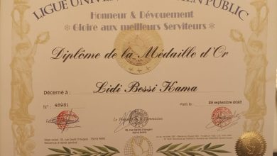 Lidi Kédéka BESSI KAMA  ministres des sports a décroché le 29 septembre 2023, la médaille d'Or de la Ligue Universelle du Bien Public, un organisme français. 