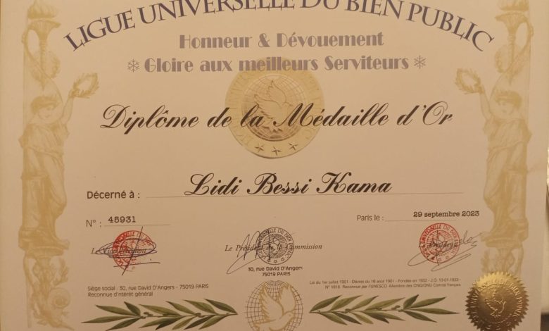 Lidi Kédéka BESSI KAMA  ministres des sports a décroché le 29 septembre 2023, la médaille d'Or de la Ligue Universelle du Bien Public, un organisme français. 