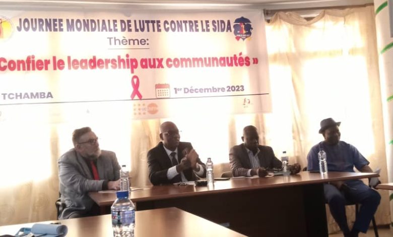 La journée mondiale de lutte contre le Sida est célébrée chaque 1er décembre. L'édition 2023 a pour thème :" Confier le leadership aux communautés".