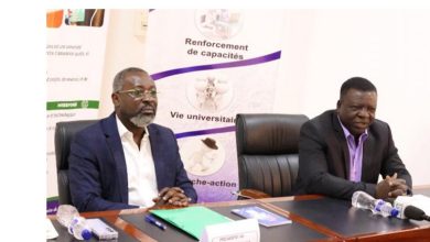 Une séance de travail s’est ouverte à Kara entre les présidents de l’Université de Kara et de Lomé, Kokou Tchariè et Adama Mawulé Kpodar. P