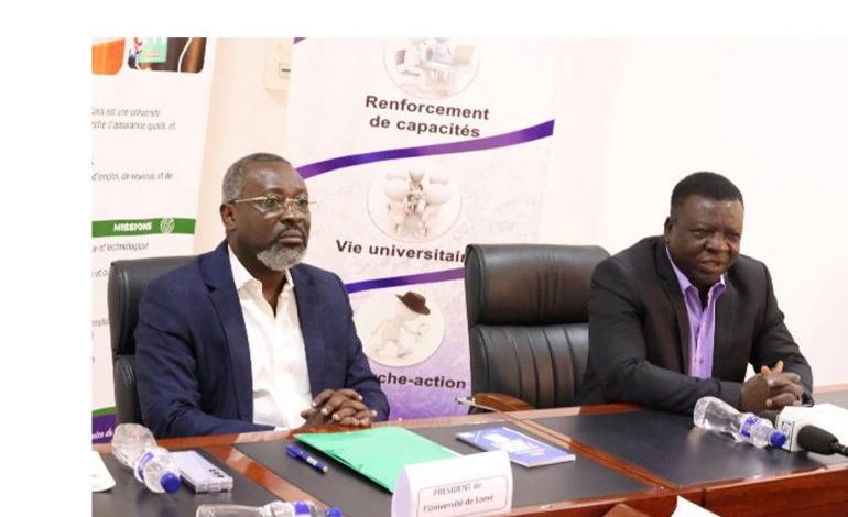 Une séance de travail s’est ouverte à Kara entre les présidents de l’Université de Kara et de Lomé, Kokou Tchariè et Adama Mawulé Kpodar. P