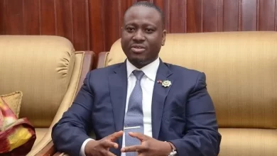 En exil depuis 2019, Guillaume Soro, ancien Premier ministre de la Côte d'Ivoire, a annoncé sur X son intention de rentrer dans son pays natal. Sous le coup d'une condamnation à la prison à perpétuité pour atteinte à la sûreté de l'État, il n'a pas précisé de date pour son éventuel retour.