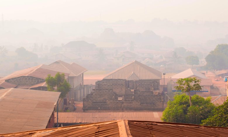 Le ministre de la santé et de l'hygiène publique, professeur Moustafa Mijiyawa a annoncé mercredi 8 novembre 2023 des mesures à respecter en cette période d'harmattan pour éviter certaines maladies comme la toux, le rhume, la grippe, et surtout la méningite. Détails 