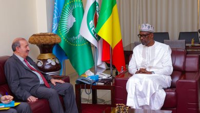  Le Ministre des Affaires étrangères et de la Coopération internationale de la République du Mali a convoqué, ce mercredi 20 décembre 2023, l’Ambassadeur de la République algérienne démocratique et populaire au Mali, pour élever une vive protestation du Gouvernement de la République du Mali, suite aux récents actes inamicaux posés par les Autorités algériennes, sous le couvert du processus de paix au Mali.