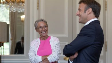 La Première ministre Élisabeth Borne a présenté lundi 8 janvier 2024 sa démission et celle de son gouvernement à Emmanuel Macron, a annoncé l'Élysée dans un communiqué.