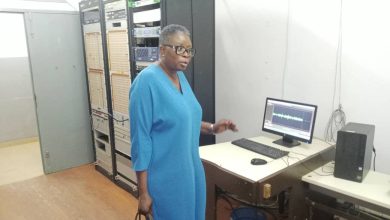 Radio Kara a reçu samedi 13 janvier 2024, la visite de la ministre de la communication et des médias Yawa KOUIGAN. Une occasion d'encourager le personnel et de visiter les installations en compagnie du directeur par intérim; Komou Désiré.