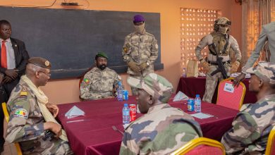  Le Président de la Transition, le Colonel Assimi Goïta, a marqué la Fête de l’Armée malienne en partageant un déjeuner avec les militaires blessés sur les théâtres des opérations.