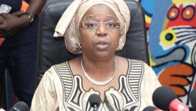 Après la démission du ministre d'Etat, Abdou Latif Coulibaly, c'est au tour de la ministre d'Etat Eva Marie Coll Seck de rendre le tablier.