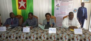 Clap de fin de la tournée nationale entreprise depuis quelques semaines. Mardi 5 mars 2024 à Lomé, la  ministre en charge de l’Artisanat Kayi Mivedor-Sambiani, a échangé pour la dernière étape avec  les artisans membres de la Chambre régionale de métiers du district autonome de Grand Lomé (CRM DAGL). C'était lors d'une séance couplée d’une remise d’un véhicule Pick up (double cabine).