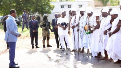 Le président Faure Gnassingbé  a séjourné vendredi 15 mars 2024  Aného située à plus de 50 km à l'Est de Lomé pour un  séminaire gouvernemental. A son arrivée, il  a été accueilli par les chefs traditionnels et une  population mobilisée pour l'occasion.